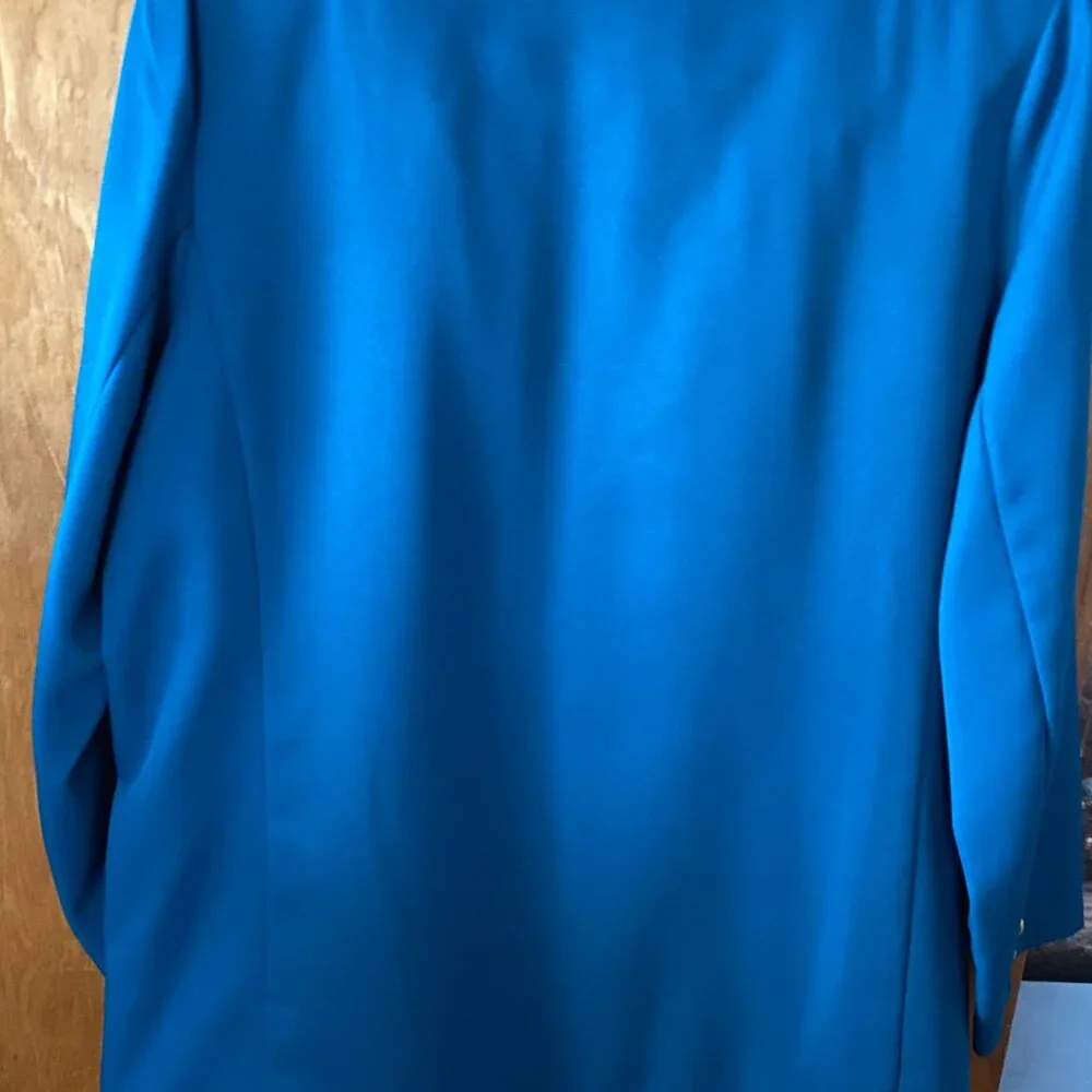 two pc suit - Picture 4 of 4